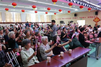 亲情五月 感恩母亲 亲情感恩慰问演出走进汉阳社会福利院