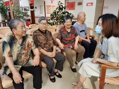 青岛移动中秋情暖孤寡老人