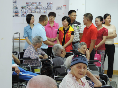 县人社局组织党员志愿者到紫金县儿童福利院、紫金县光荣院开展“七一”慰问活动