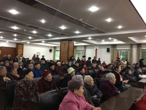 别样感恩节,企航社工带小朋友走进福利院关爱老人