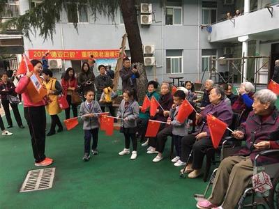 重阳前夕,武昌社会福利院老人收到一大波暖心礼物