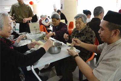 母亲节!无锡烹协组织17家餐饮企业走进滨湖福利中心为福利院里的妈妈送上爱的味道