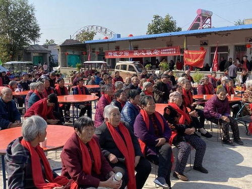 重阳节前夕 社会各界人士与大荔幸福福利院老人欢天喜地过节日