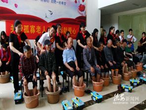 公益走进县福利院共度母亲节