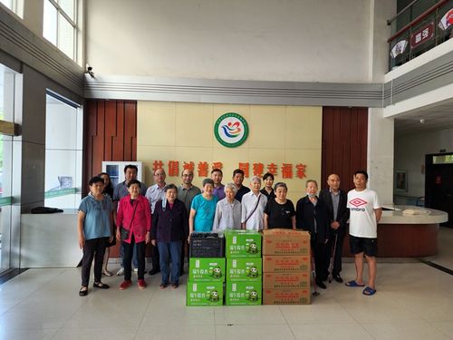 关爱老年弱势群体 健康科普进福利院 宜昌市伍家岗支社端午节慰问福利院老人