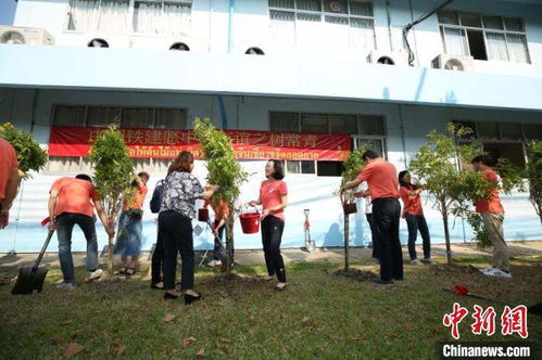 中国铁建在曼谷社会福利院开展公益活动